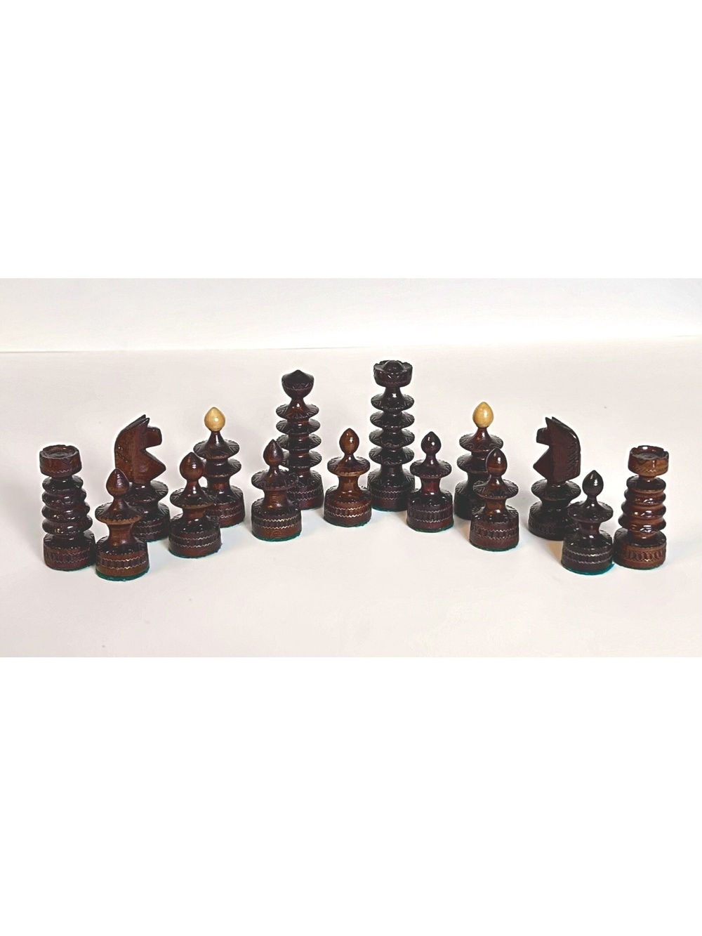 Wooden Chess Set 'Saint George' Style with Metal Inlay & Pyrography Incomplete - Picture 3 of 16